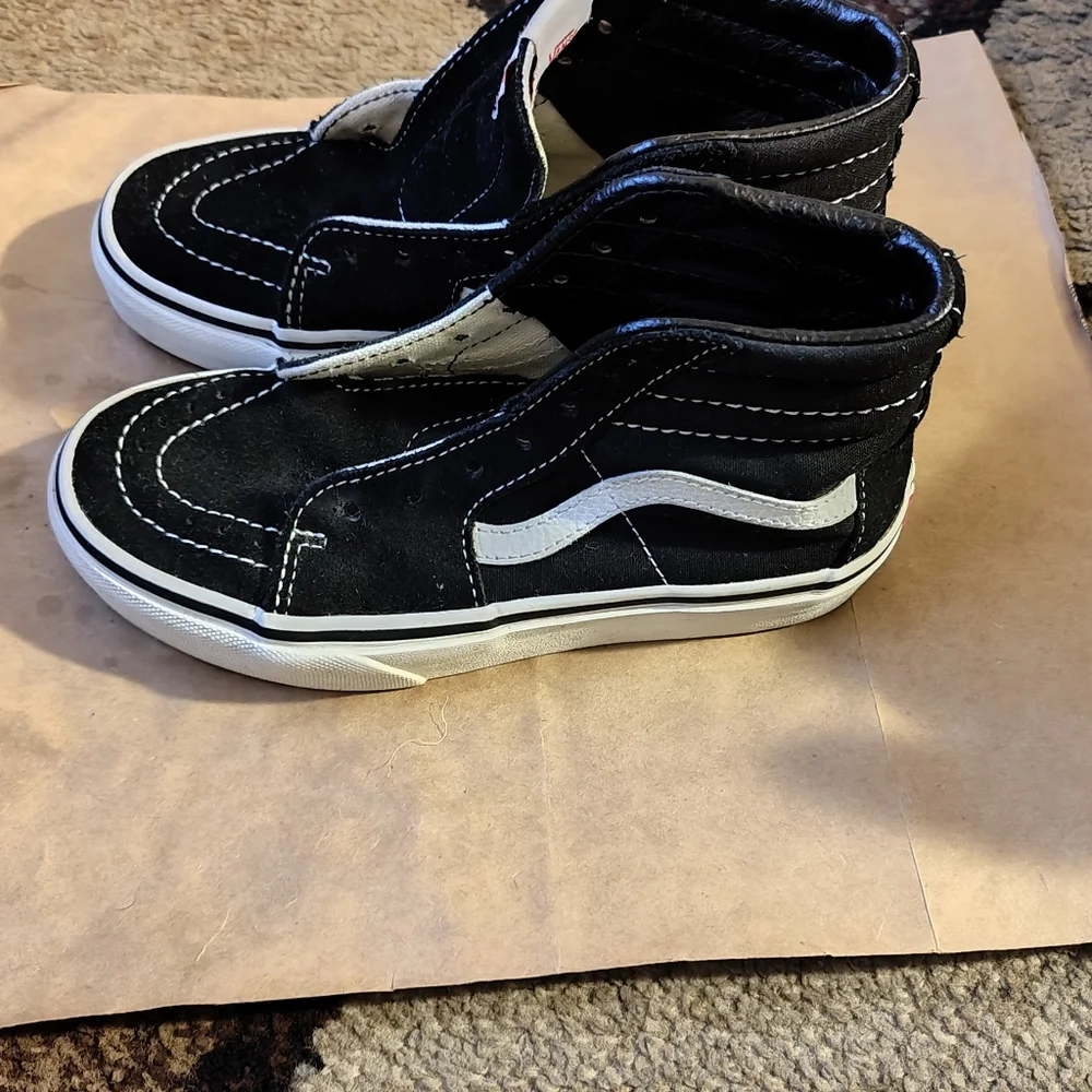 Vans - Picture 2 of 6